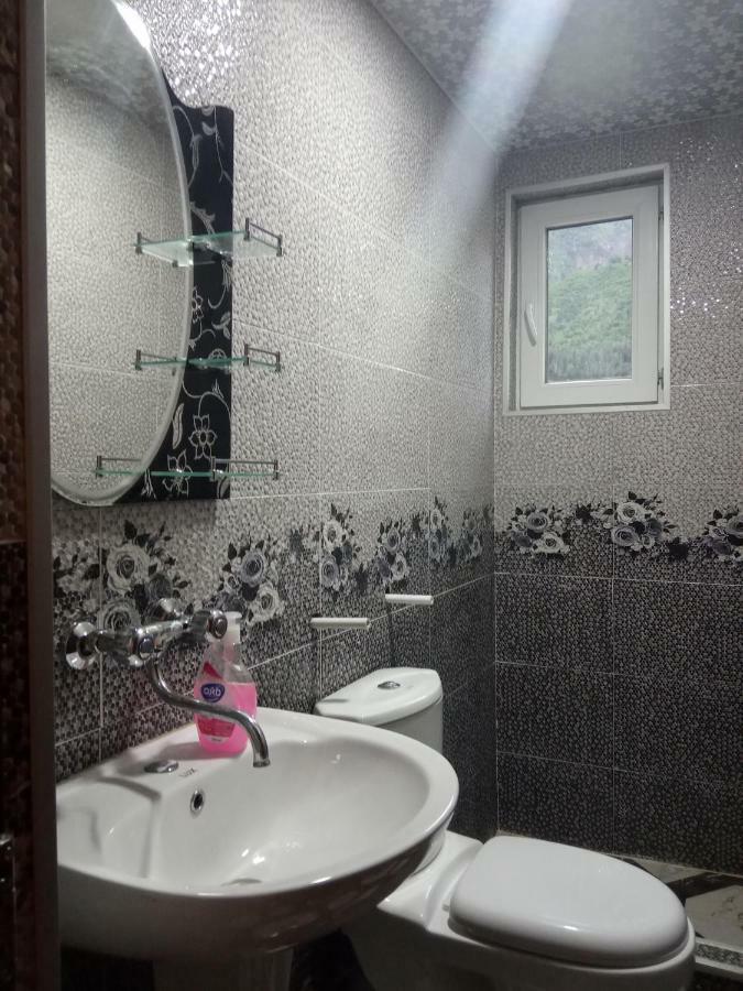 Guest House Tavaduri Mestia Zewnętrze zdjęcie